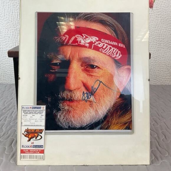Willie Nelson Signed Autographed photo